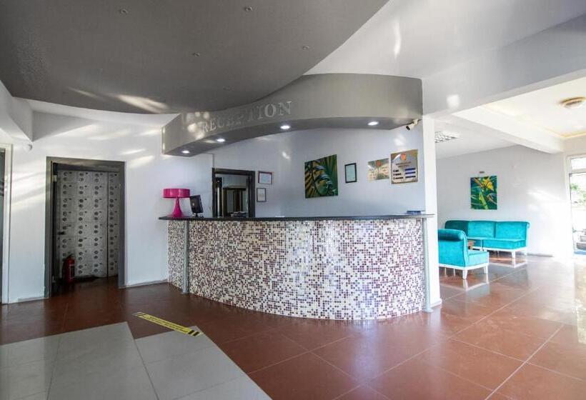 فندق Pi̇gale Beach Resort