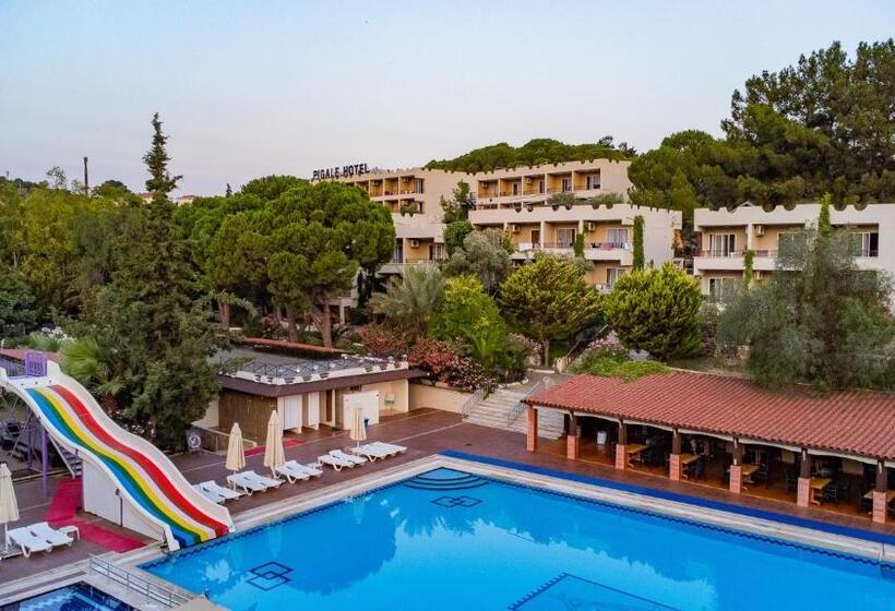 فندق Pi̇gale Beach Resort