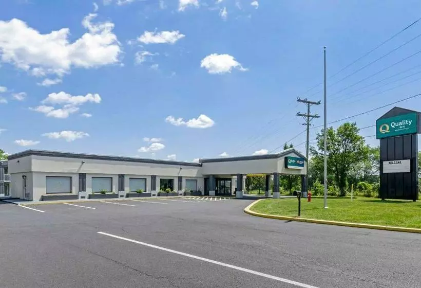 Hotelli Suburban Studios Verona   Staunton North