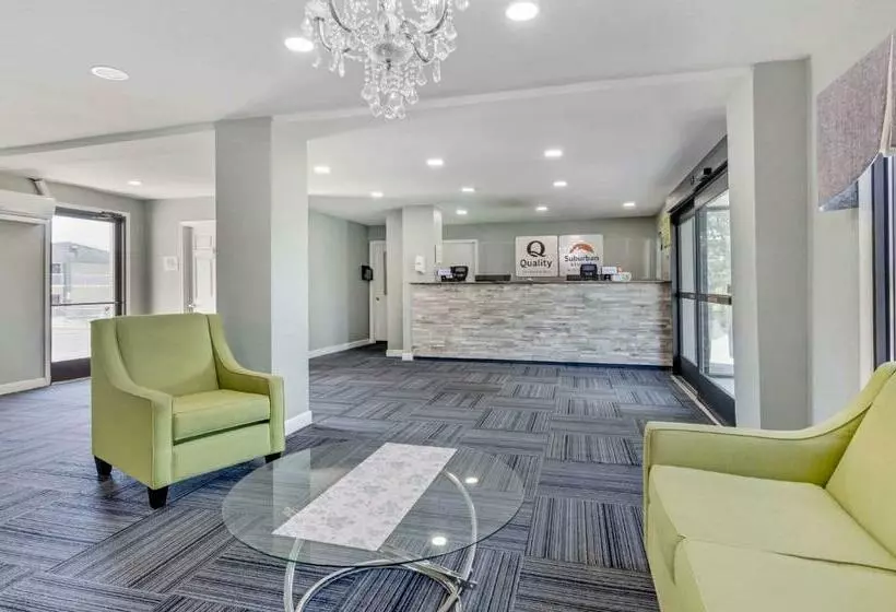 Hotelli Suburban Studios Verona   Staunton North