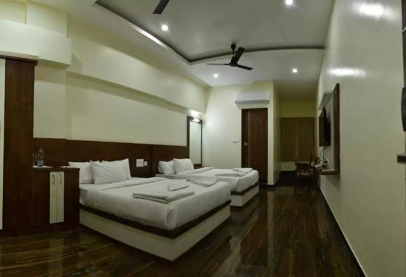 Hotelli Nivetha Inn