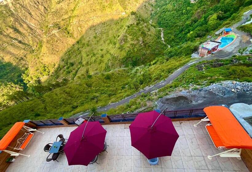 בית מלון כפרי River Grand Resort   A Peaceful Stay Kempty Fall Mussoorie