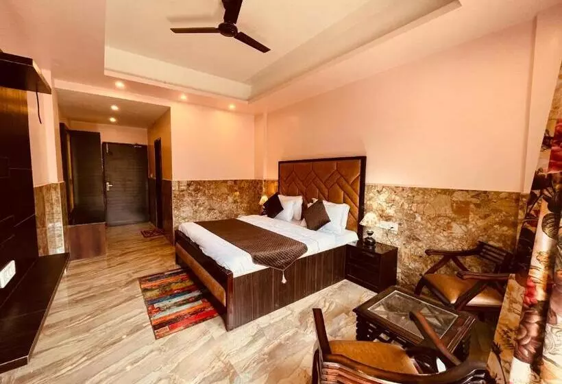 ホテル River Grand Resort   A Peaceful Stay Kempty Fall Mussoorie