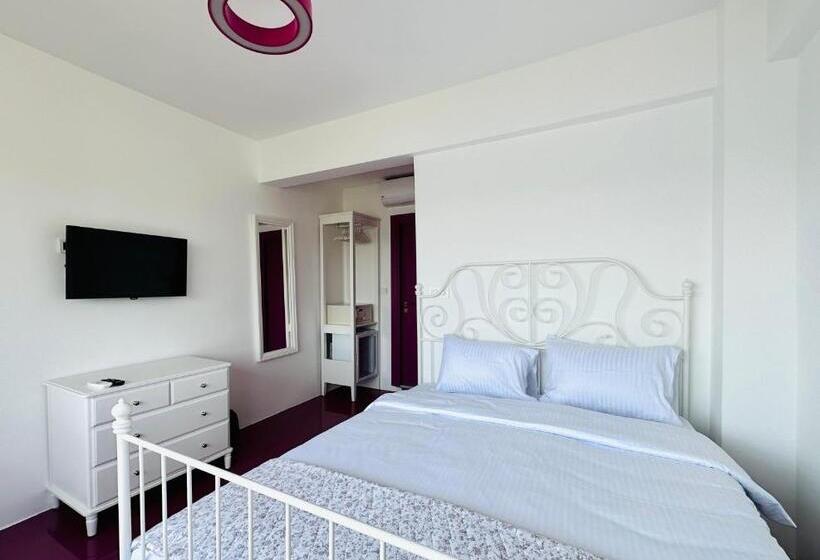 Hotel Baracuda Karakoy