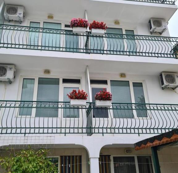 پانسیون къща за гости стела