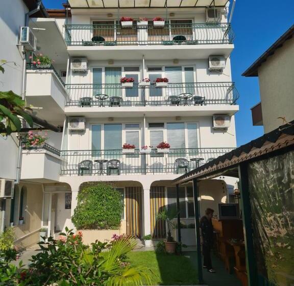 پانسیون къща за гости стела