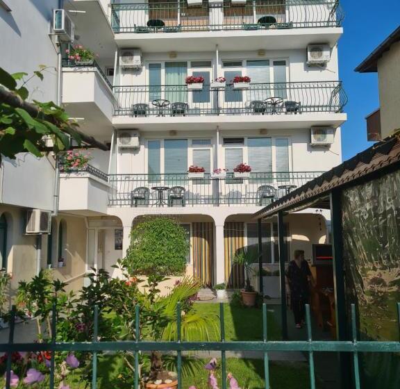 پانسیون къща за гости стела