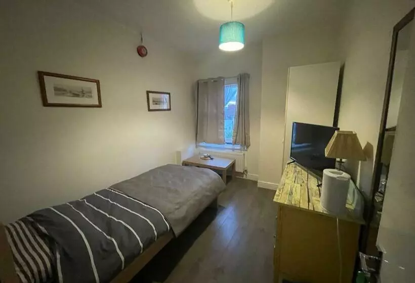 ユースホステル Cozy Single Room