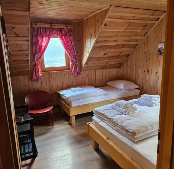هاستل Koča Na Taležu