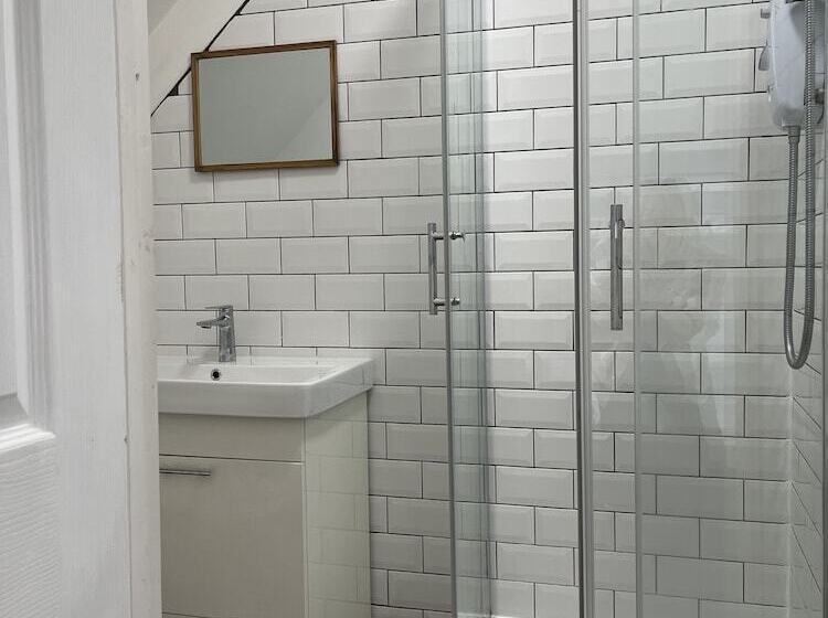 فندق Elemental Surf Lodge