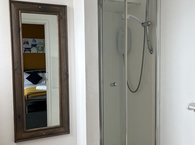 فندق Elemental Surf Lodge