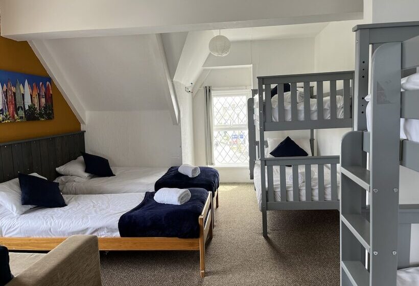 فندق Elemental Surf Lodge