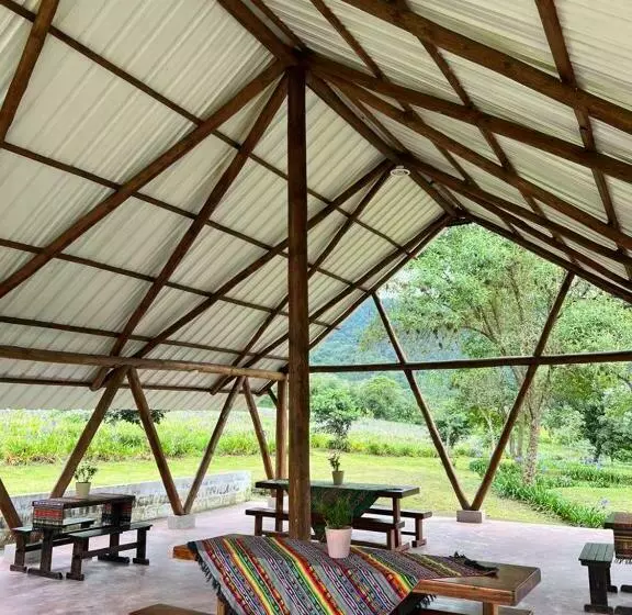 ホテル Niebli Historical Farm And Lodge At Pululahua Volcano