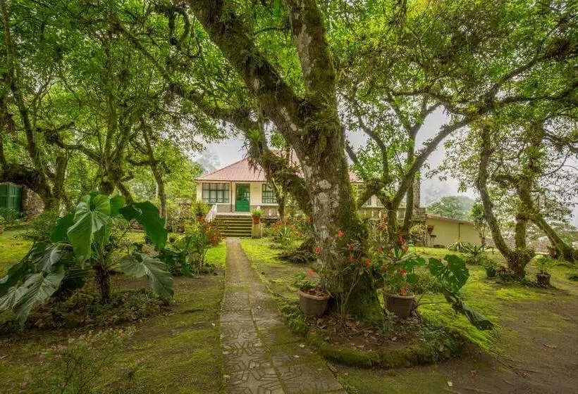 ホテル Niebli Historical Farm And Lodge At Pululahua Volcano