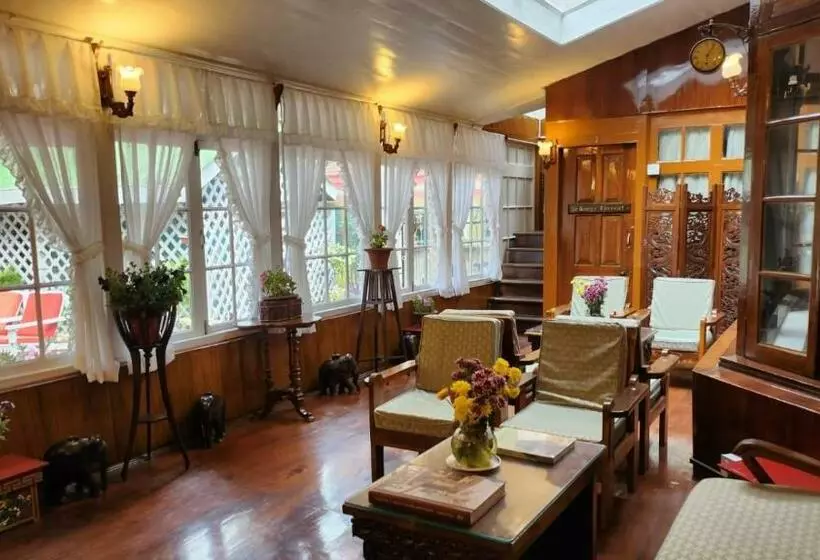 Hotelli Ivanhoe