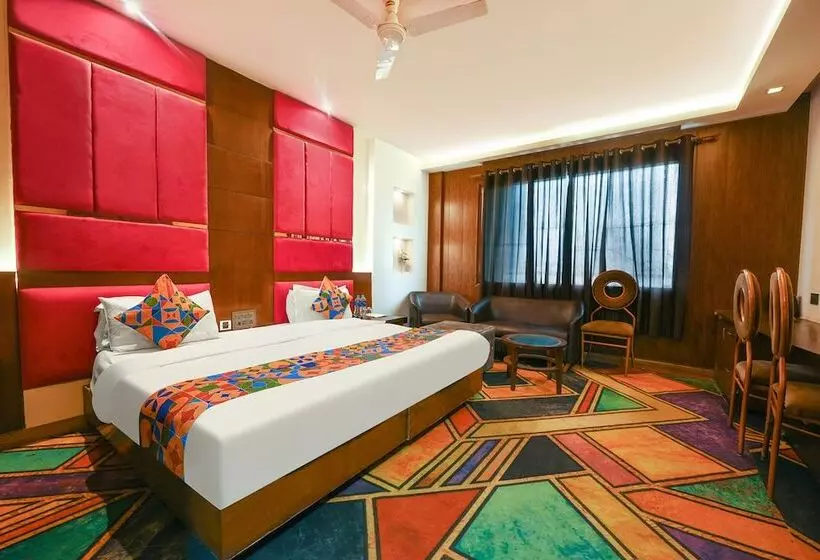 تختخواب و صبحانه Fabhotel The Grand Palace