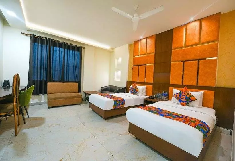 تختخواب و صبحانه Fabhotel The Grand Palace