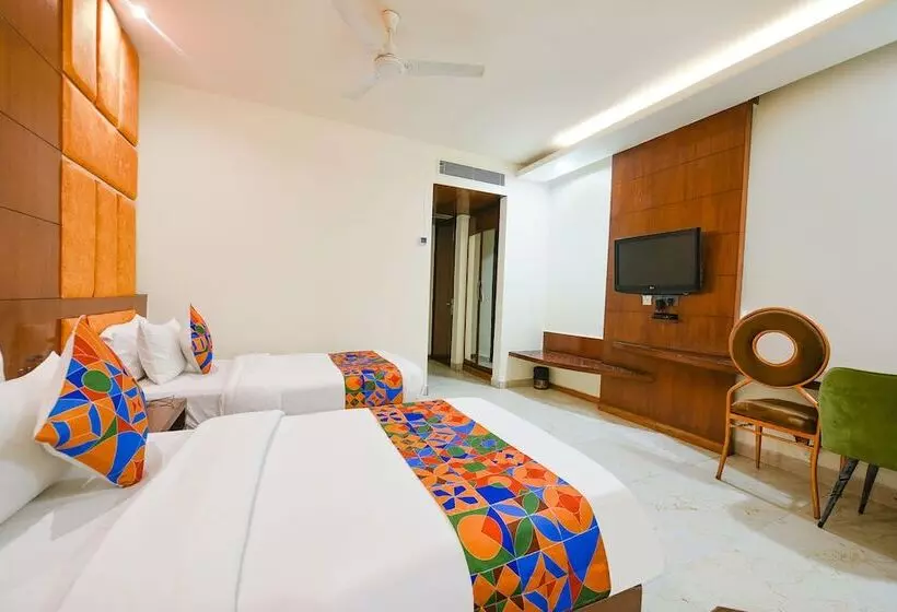 تختخواب و صبحانه Fabhotel The Grand Palace