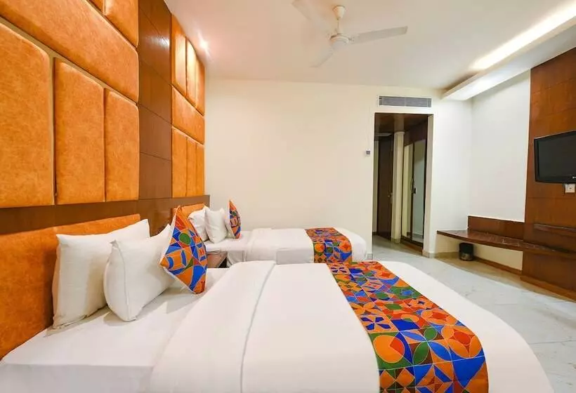 تختخواب و صبحانه Fabhotel The Grand Palace