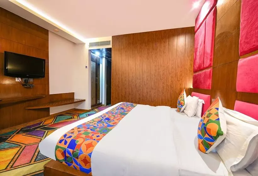 تختخواب و صبحانه Fabhotel The Grand Palace