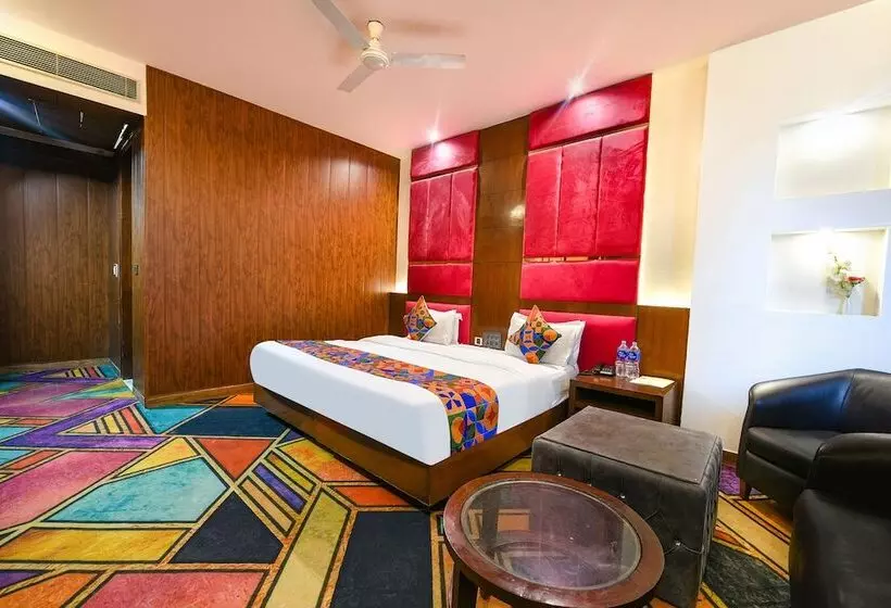 تختخواب و صبحانه Fabhotel The Grand Palace