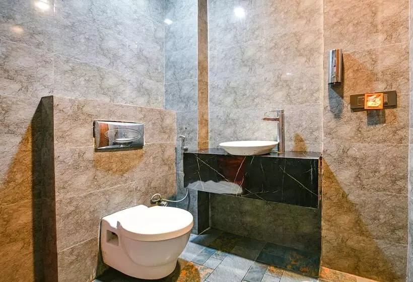 تختخواب و صبحانه Fabhotel The Grand Palace