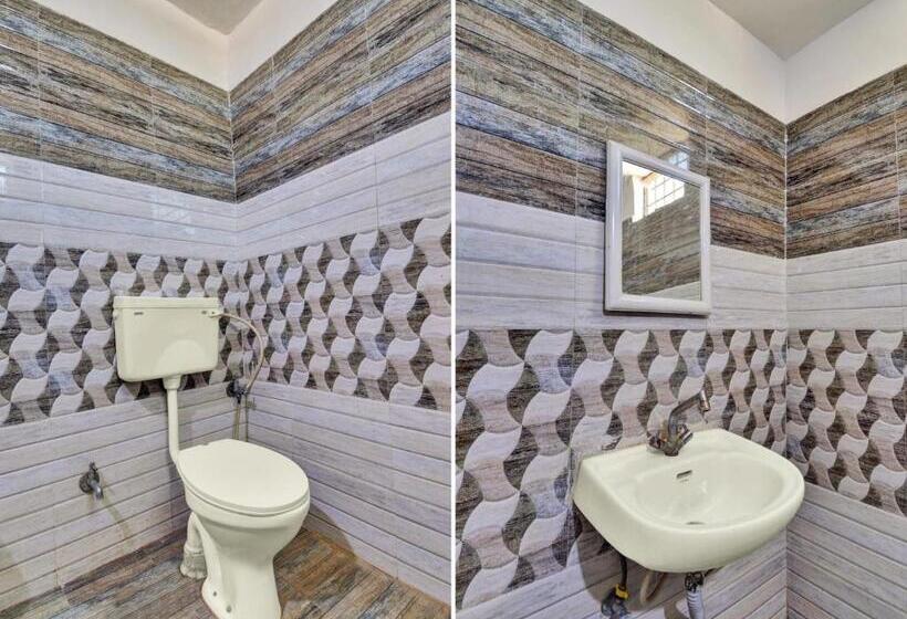 Hotelli Pop 81282 White Town