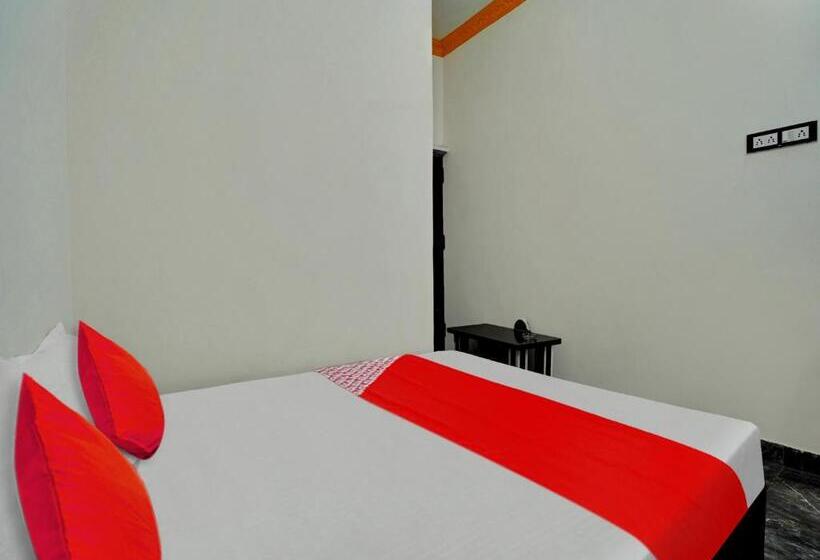 Hotelli Pop 81282 White Town