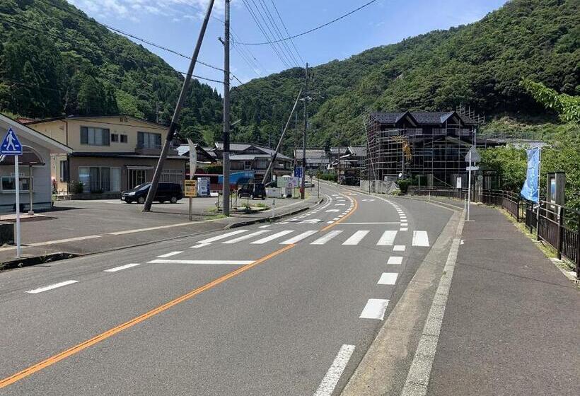 펜션 30畳の大広間12名宿泊可能な水月湖畔宿大五郎丸ー水月湖クルージング隣接