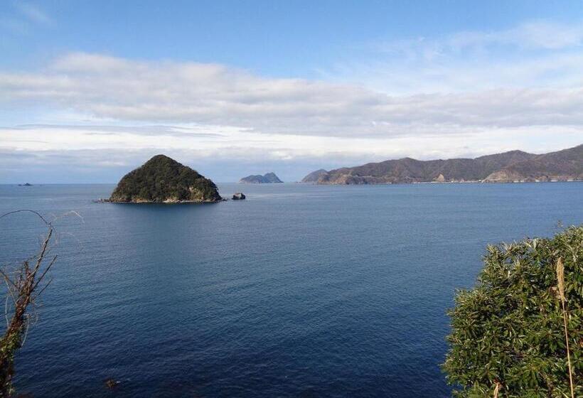 펜션 30畳の大広間12名宿泊可能な水月湖畔宿大五郎丸ー水月湖クルージング隣接