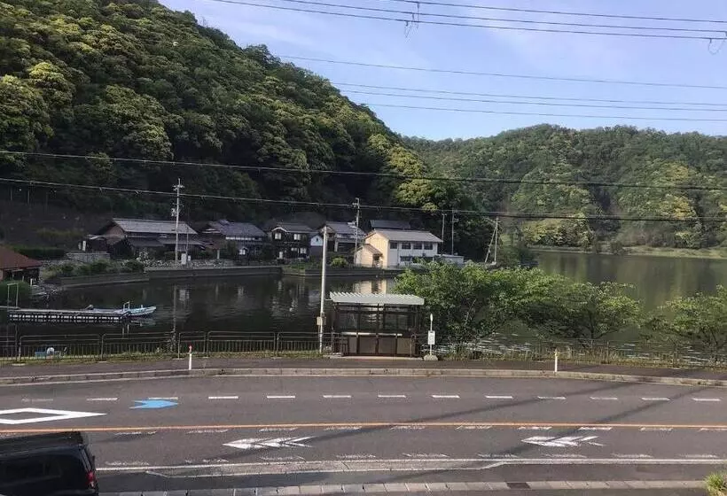 Majatalo 30畳の大広間12名宿泊可能な水月湖畔宿大五郎丸ー水月湖クルージング隣接