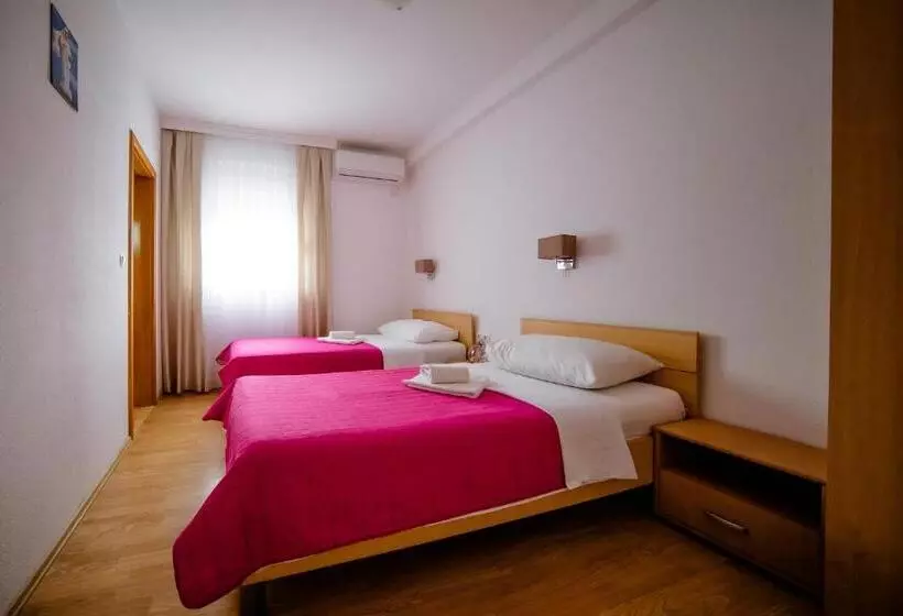 پانسیون Pansion Milena I Mario