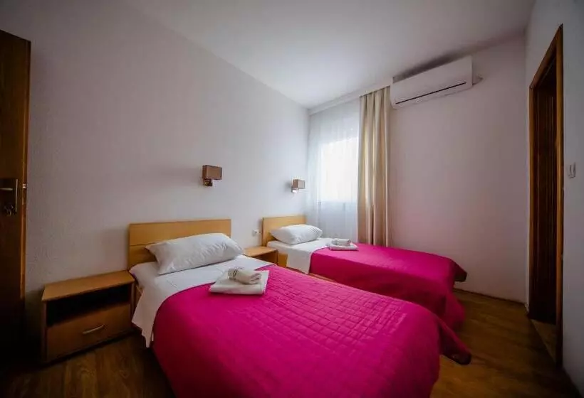 پانسیون Pansion Milena I Mario