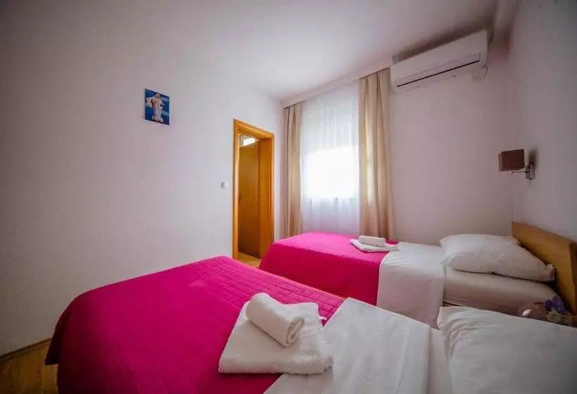 پانسیون Pansion Milena I Mario