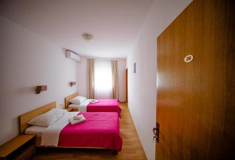 پانسیون Pansion Milena I Mario