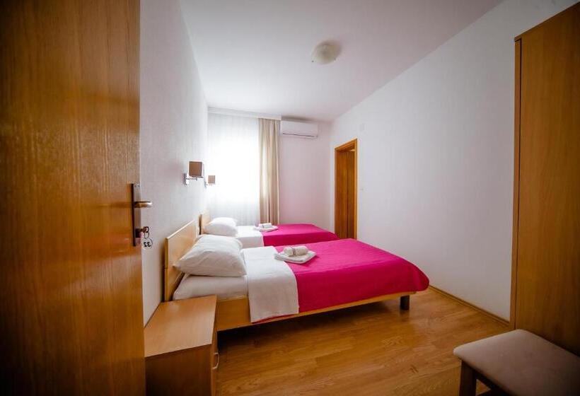 پانسیون Pansion Milena I Mario