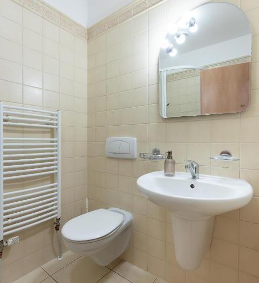 膳宿费 Penzion Jas