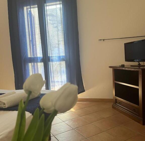 ベッドアンドブレックファースト Savoia 96