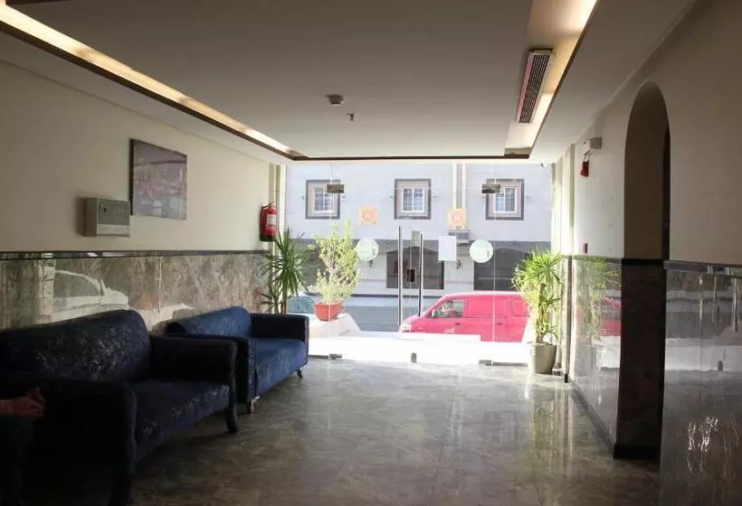 Hotelli Altamyoiz Sirved Apartments