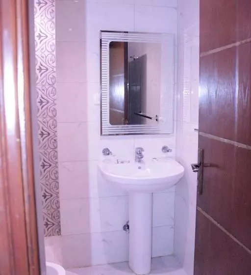 Hotelli Altamyoiz Sirved Apartments