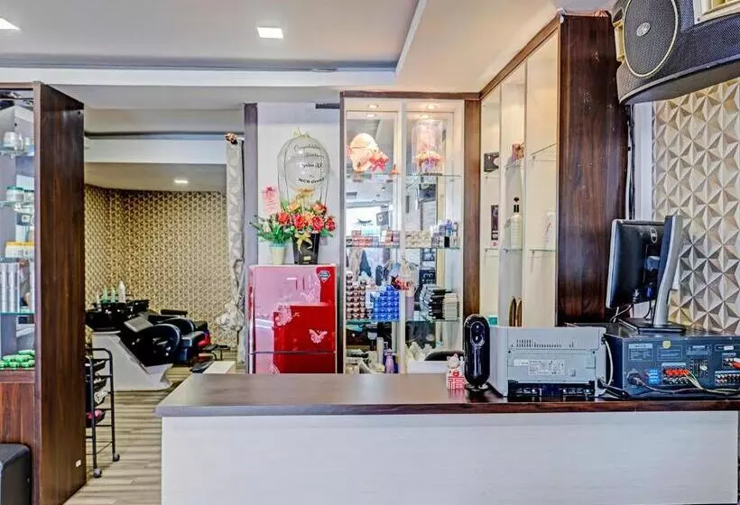 Hotelli Oyo 92528 Nagoya House Syariah