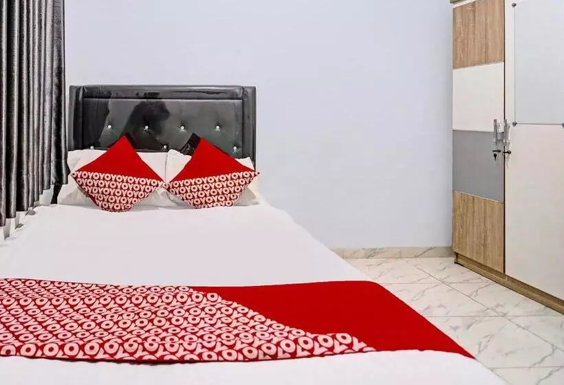 Hotelli Oyo 92528 Nagoya House Syariah