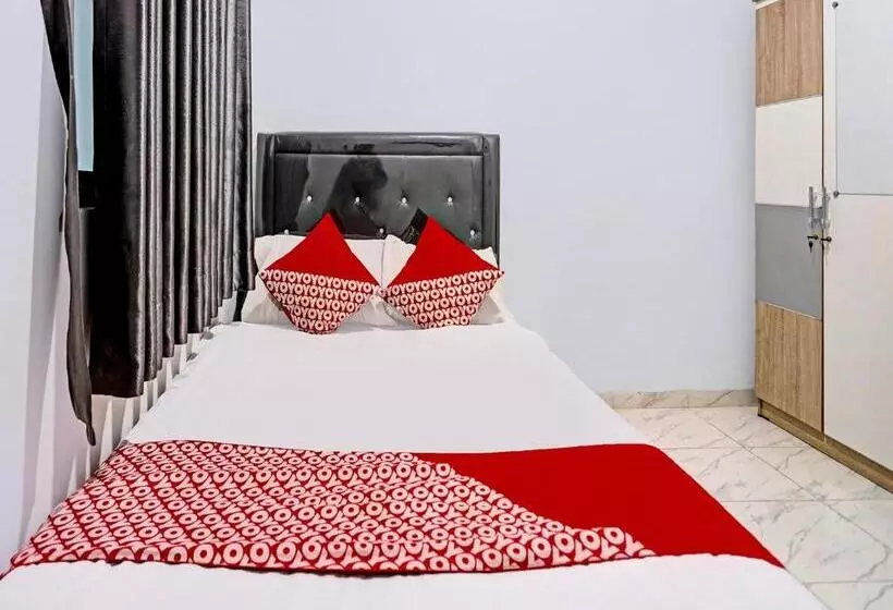 Hotelli Oyo 92528 Nagoya House Syariah