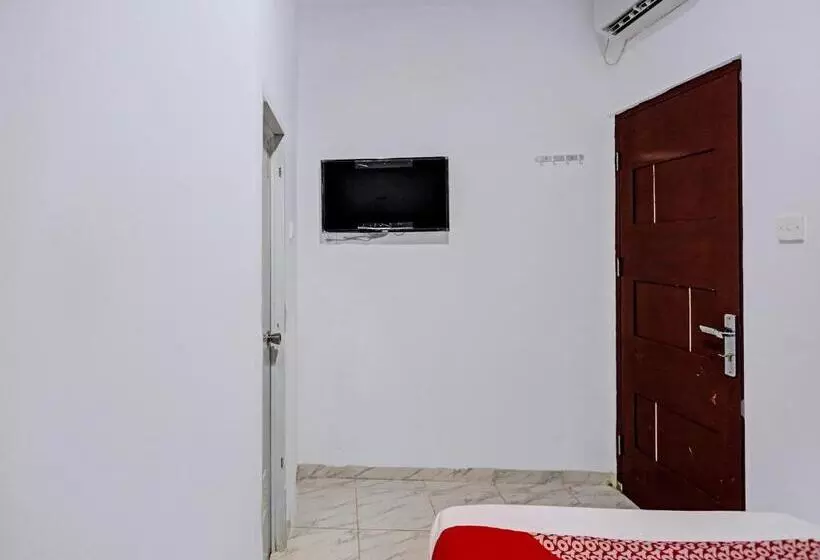 Hotelli Oyo 92528 Nagoya House Syariah