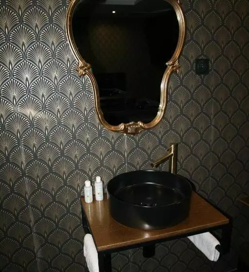 ホテル Désirs D Une Nuit   Loveroom Jacuzzi