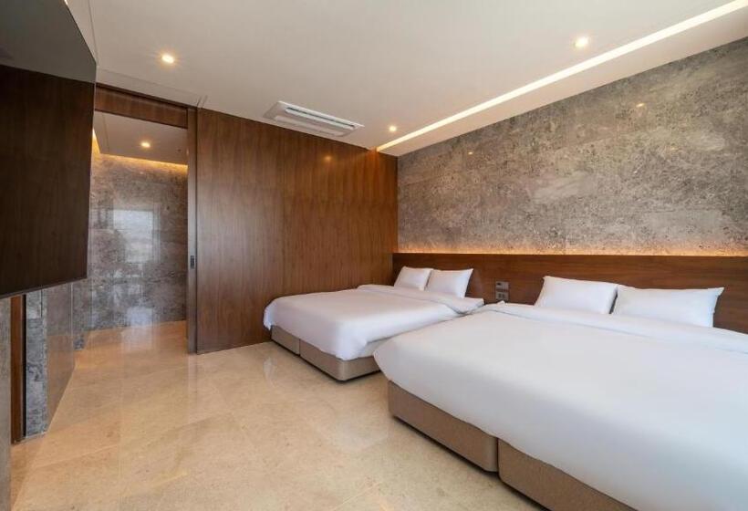 Yeosu Calacatta Hotel & Resort