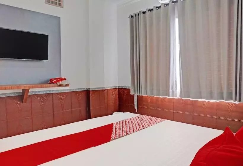 ホテル Oyo 92518 De Luna