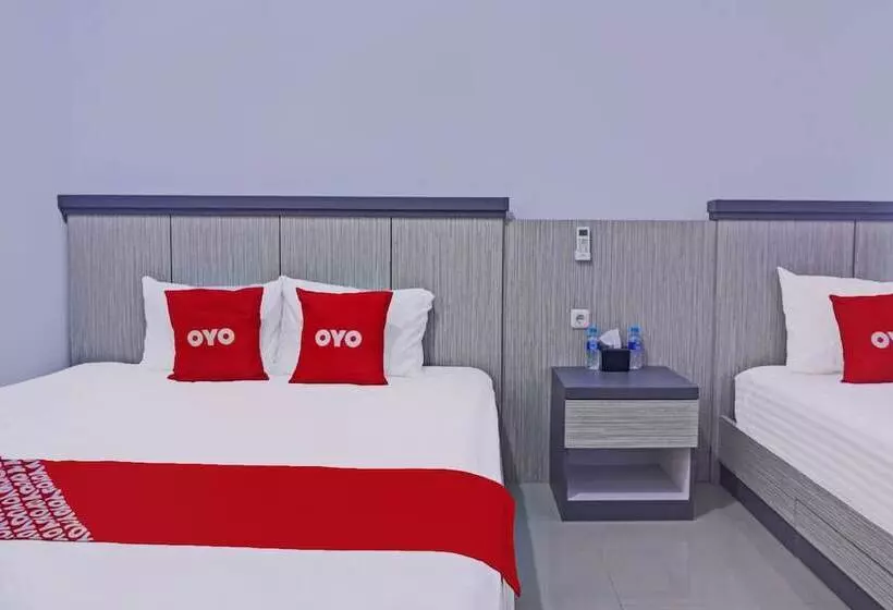 ホテル Oyo 92518 De Luna