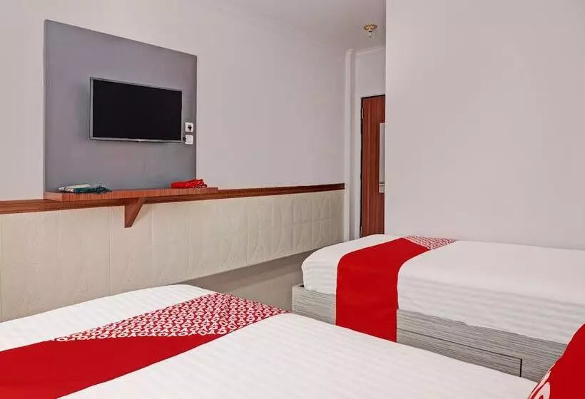 ホテル Oyo 92518 De Luna