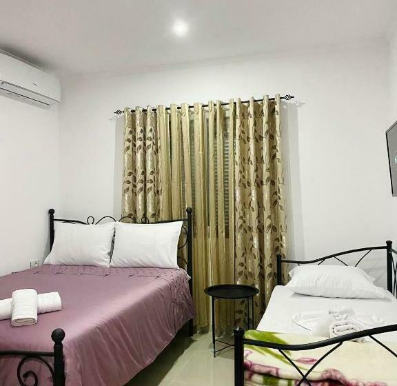 تختخواب و صبحانه Arti Apartments
